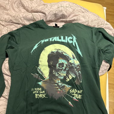 Metallica shirt