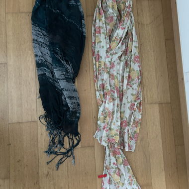 2 light scarves
