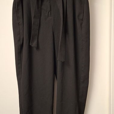 Pantalon ONLY noir avec ceinture, taille 42