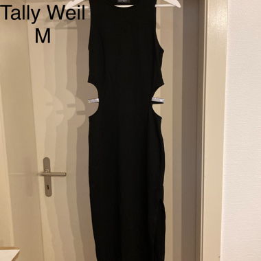 Elegante vestito lungo con spacco