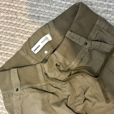 Bershka Cargo-Hose khaki