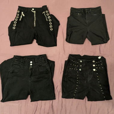 Paket aus 4 schwarzen Skinny-Jeans mit Nieten-Ösen