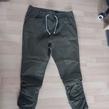 Pantalon kaki fonce
