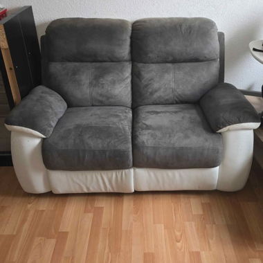 Divano 2 posti grigio e bianco