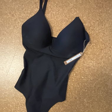 SKIMS - SKIMS BODY PUSH-UP THONG BODYSUIT - NEW!