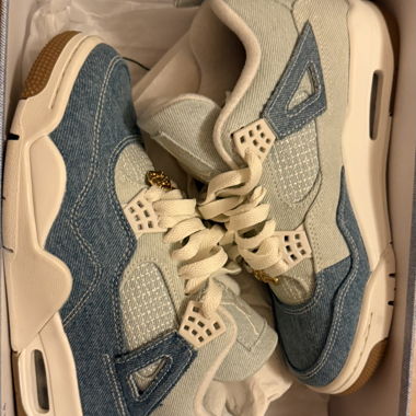 Jordan 4