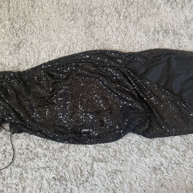 Langes schwarzes Paillettenkleid