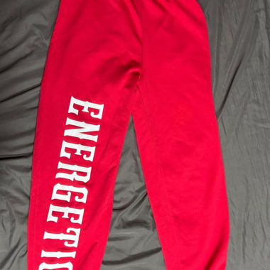 Rote Sweathose Emergeetic