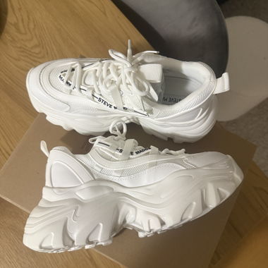 Steve Madden chunky weisse Sneaker 40