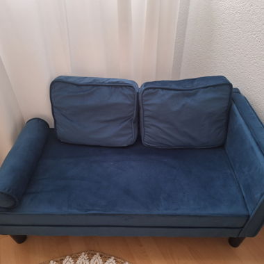 Kleines blaues Sofa