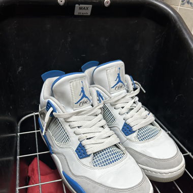 Jordan 4 blue