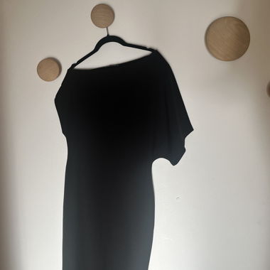 NEVER WORN ZARA Minimalistisches Schwarzes Kleid
