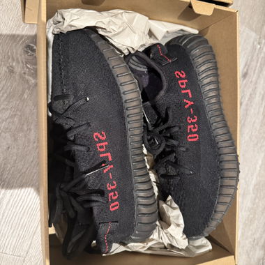 YEEZY BOOST 350 V2