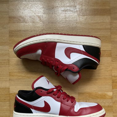 Jordan WMNS Air 1 Low - white/red/black