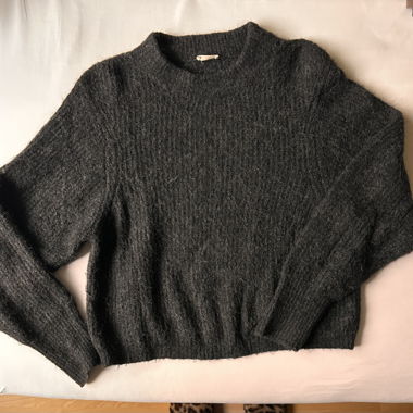 pull en laine gris foncé