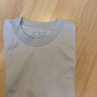 T-shirt adidas 