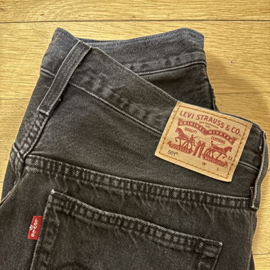 Schwarze Levi’s Shorts