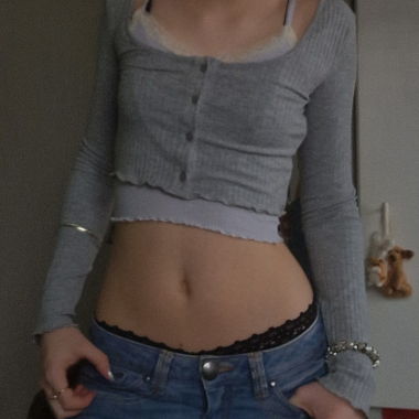 cute crop-top a manica lunga