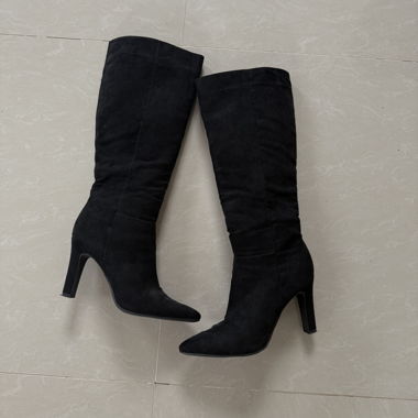 Schwarze Overknee-Stiefel
