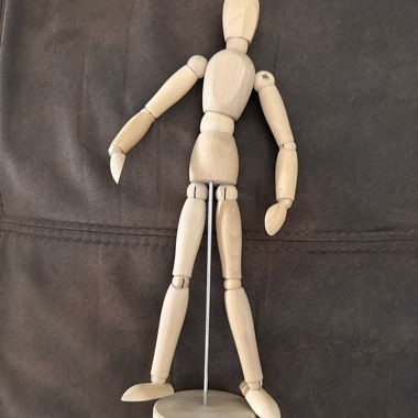 Wooden model figure