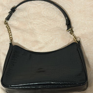 Borsa a mano nera effetto coccodillo