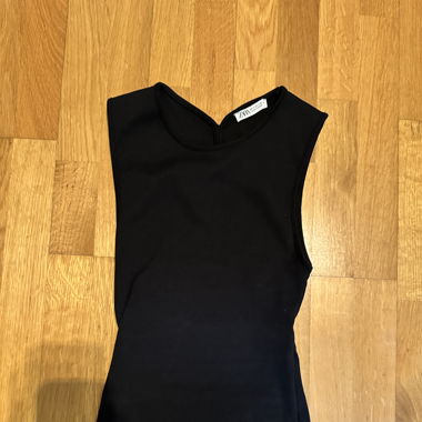 Schwarzes Backless Top