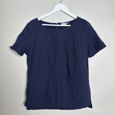Nulu navy perforated top