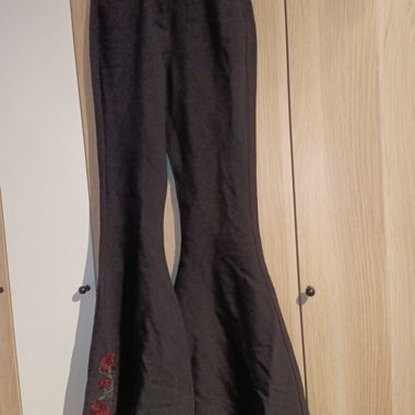 Bell bottom jeans 