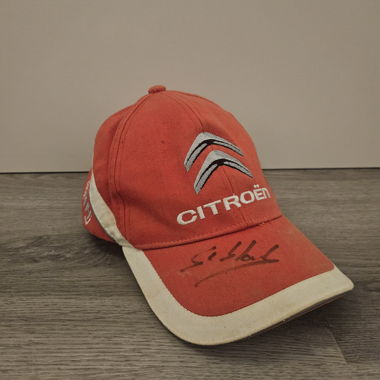 Cappellino Citroën firmato da Sébastien Loeb