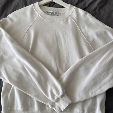 White Bershka Sweatshirt