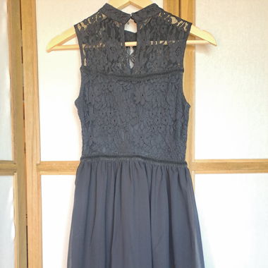 Robe noir en dentelle