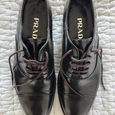 Prada-Herren-Derbys aus schwarzem Leder
