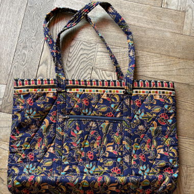 Bunte Stofftasche mit Reissverschluss