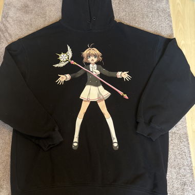 Hoodie noir avec imprimé anime