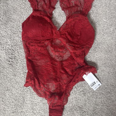 Body in pizzo rosso