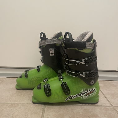 Ski boots Nordica