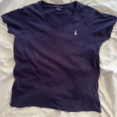 T-shirt Ralph Lauren Sport con scollo a V