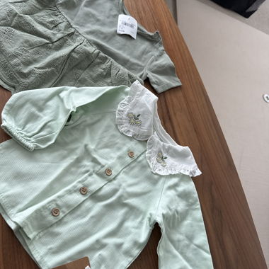 Ensemble bébé en vert menthe Gr. 80