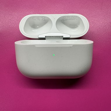 Apple AirPods Pro 2 charging case (A2968).
