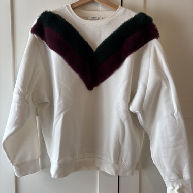 Weisses Sweatshirt mit Chevron-Muster aus Kunstpelz