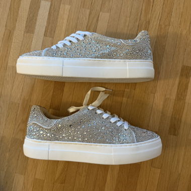 Glitzernde Sneaker