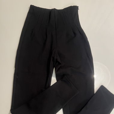 Schwarze Hose