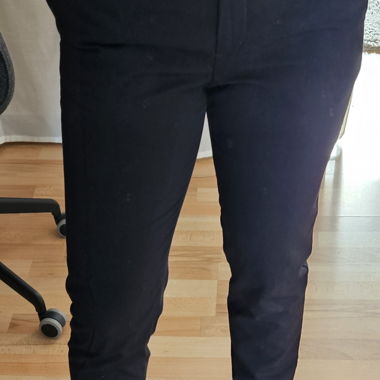 Schwarze H&M Stoffhose EUR 34