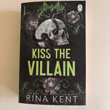 kiss the villain 