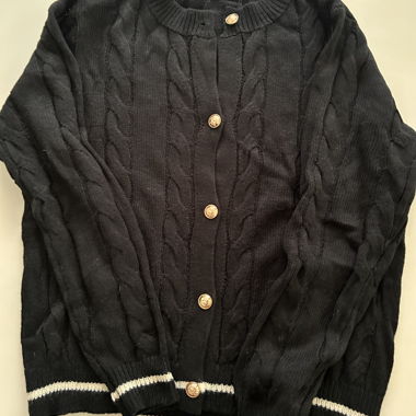 Schwarze Strick-Cardigan mit Zopfmuster