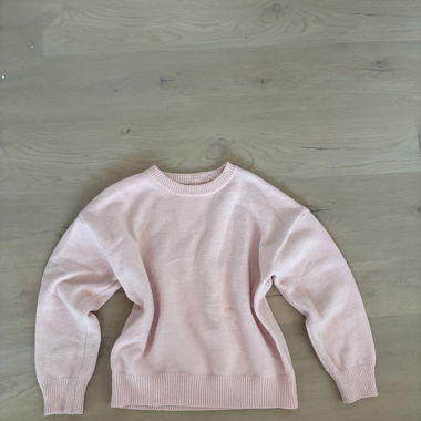 pink pullover 