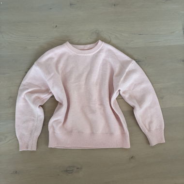 pink pullover 