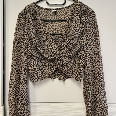 Top corto leopardato