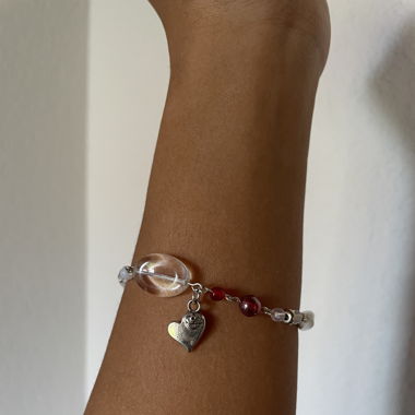 Handmade bracelet with heart pendant🍒