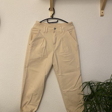 Loose beige trousers